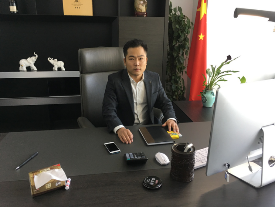 多维赋能 电子商务专业优秀毕业生在商务信息咨询领域的价值重构与实践路径