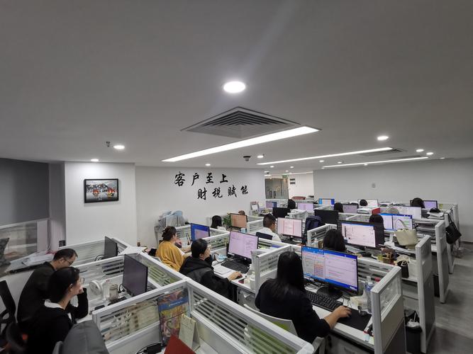 商务信息咨询服务在企业经营中的核心价值探析